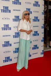 TV and Radio presenter, Gaby Roslin poses on the red carpet of the West End Comedy, The Truth. Apollo Theatre, London. 24 June 2026