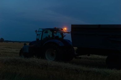 Moisson du blé en Normandie par temps de canicule