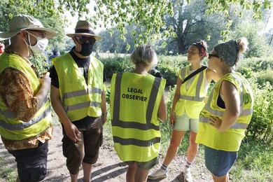 POLITICS CODE ROOD PROTEST