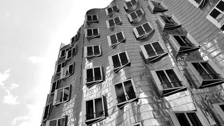 Gebäude von Frank Gehry am Landtag in Düsseldorf